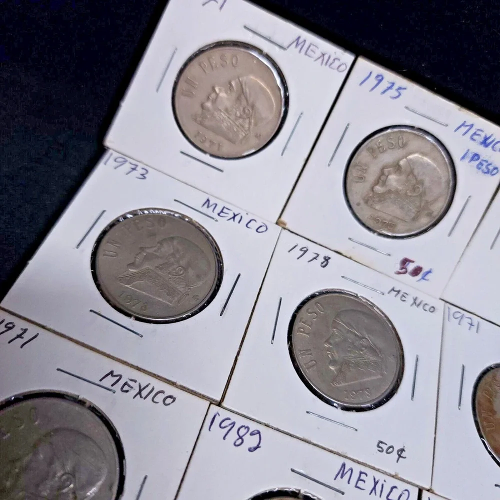 Lot Of 11 Old Vintage Mexican Un Peso Coins 1971 - 1982 Fine Mexico Pesos Coin